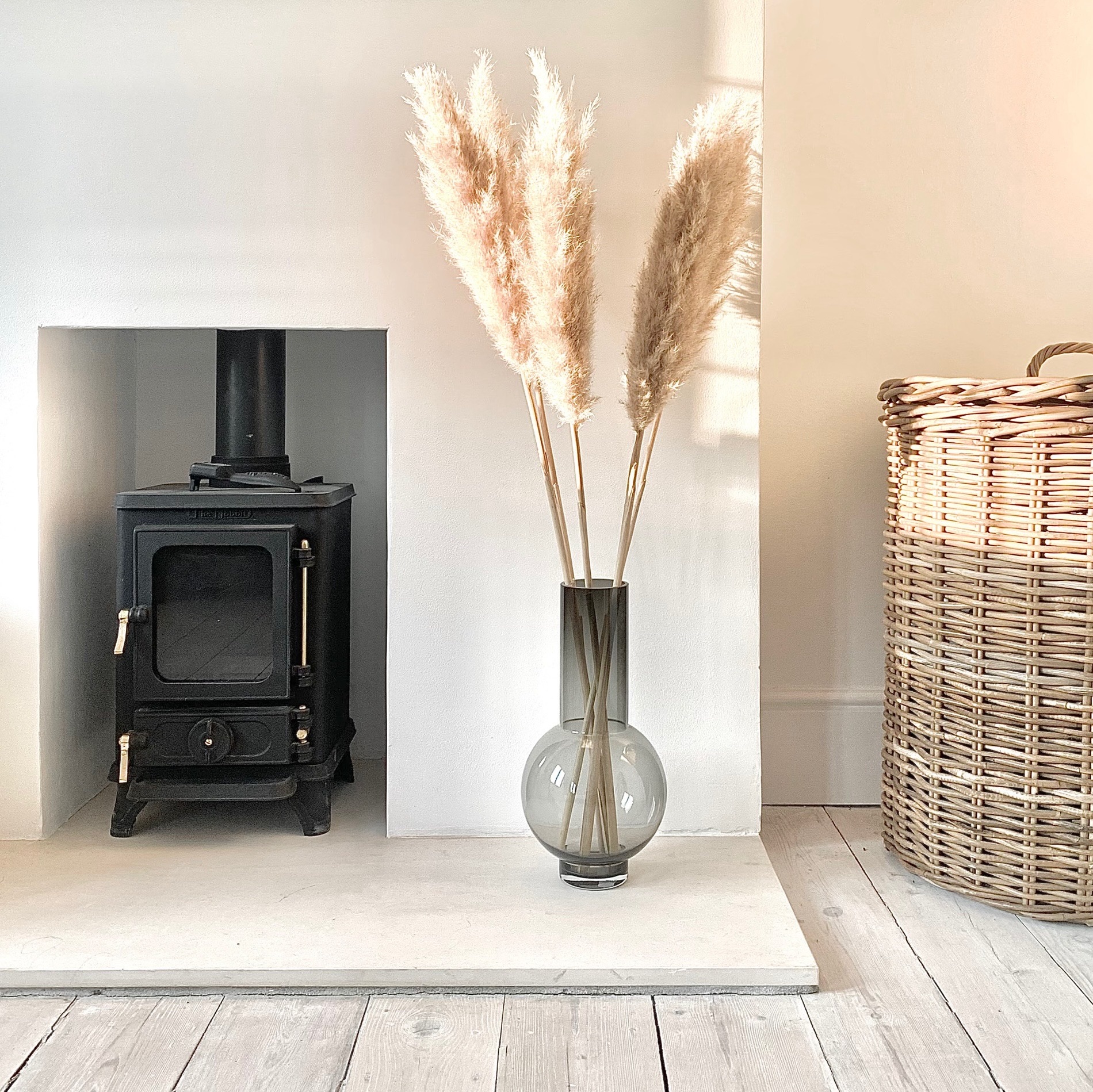 Recess formation and hearth construction Dundee by Hot Box ® Stoves. Lintels, chamber finishes and bespoke hearths, HETAS-compliant across Scotland.
